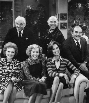 Betty White and the cast of The Mary Tyler Moore Show