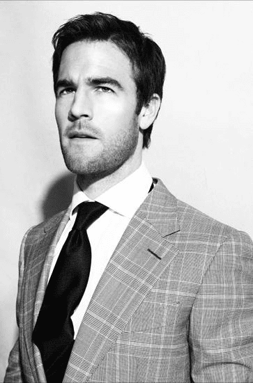James Van Der Beek in suit and tie